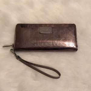 Michael Kors wristlet/wallet